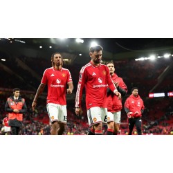 Bruno Fernandes começa mais uma vez a arrepender-se da sua decisão de continuar no Manchester United Bruno Fernandes começa mais uma vez a arrepender-se da sua decisão de continuar no Manchester United